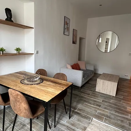 Cozy Old Apartment *